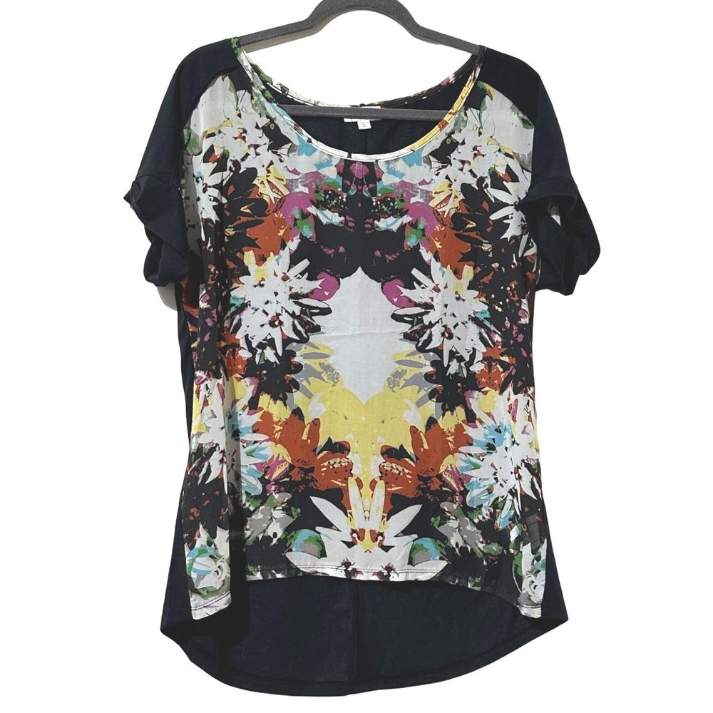 Currents women’s size M black floral short sleeve hi low hem top